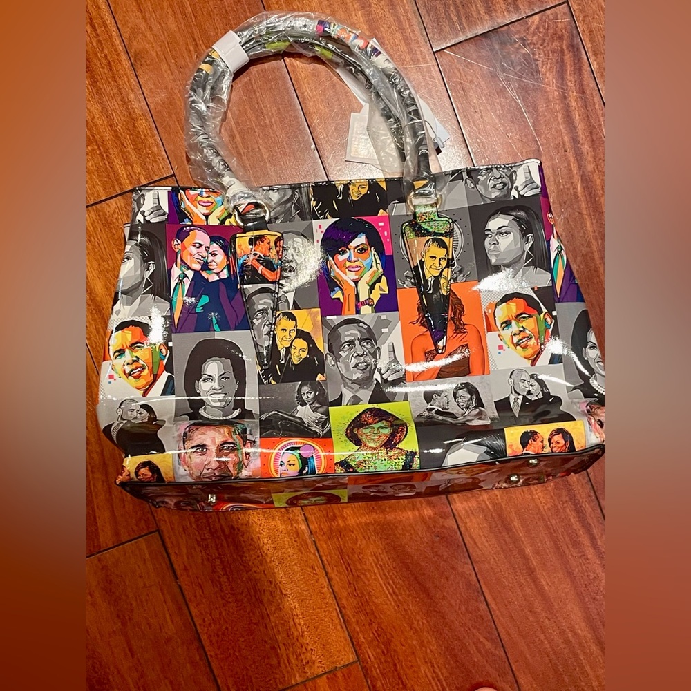 Vinyl Purse With Magazine Covers Obama Michelle Print  NWT - Picture 3 of 4